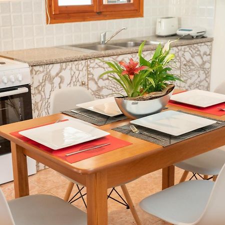 Afroditi Holiday Home - Yellow Apartment Svoronata Luaran gambar